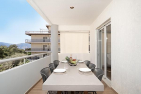 Blue Avra Apartment (near the beach)